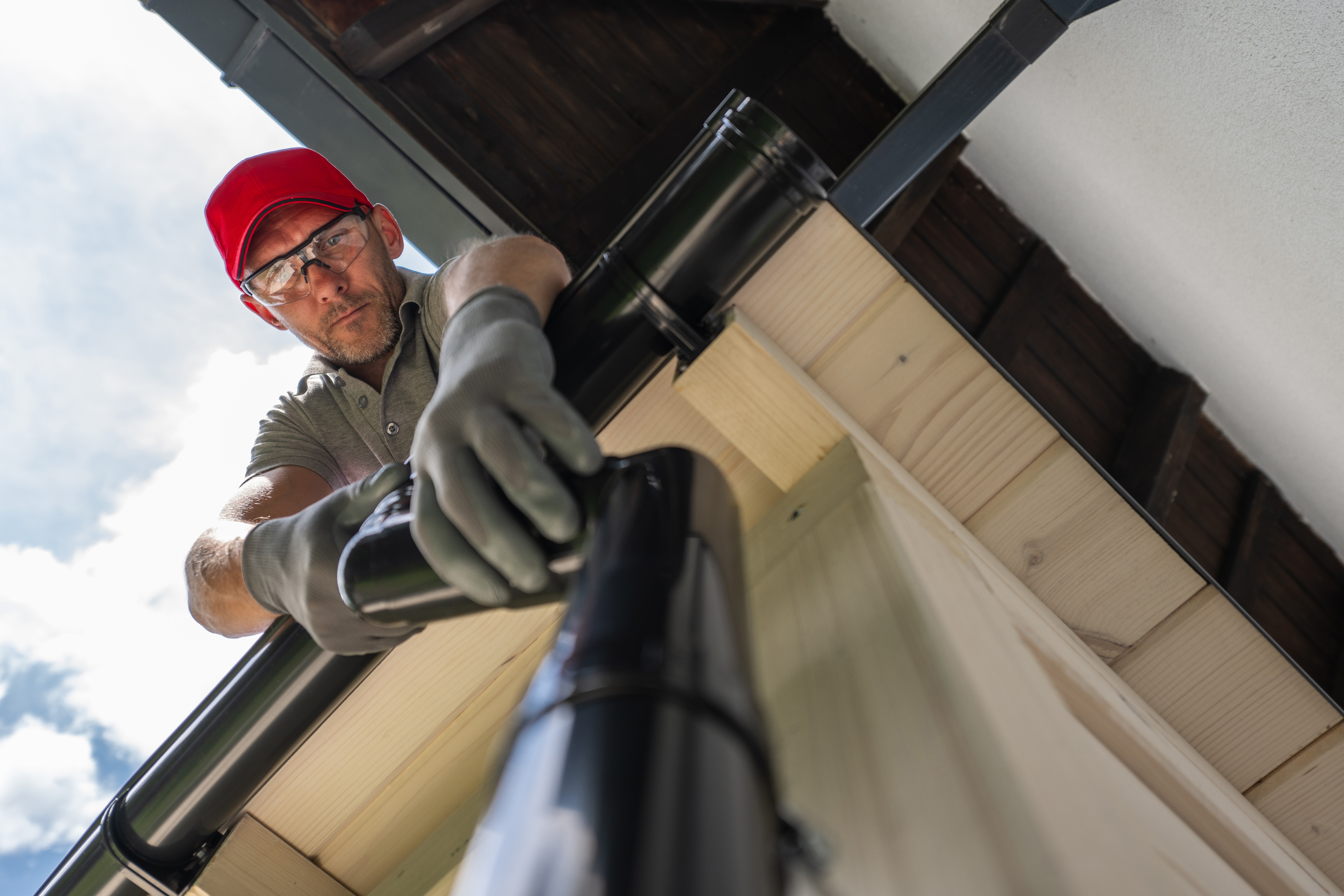 Installer ou réparer les systèmes d’évacuation des eaux pluviales